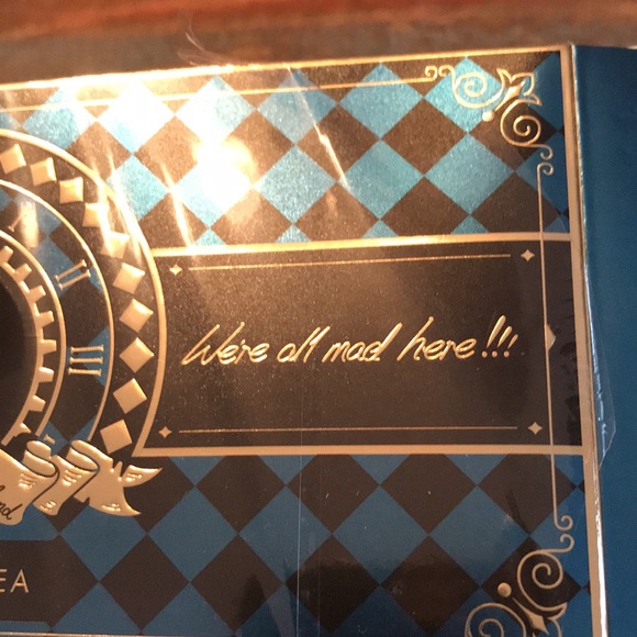 Amazing 🤩 Alice in Wonderland Blue Palette - Picture 5 of 6